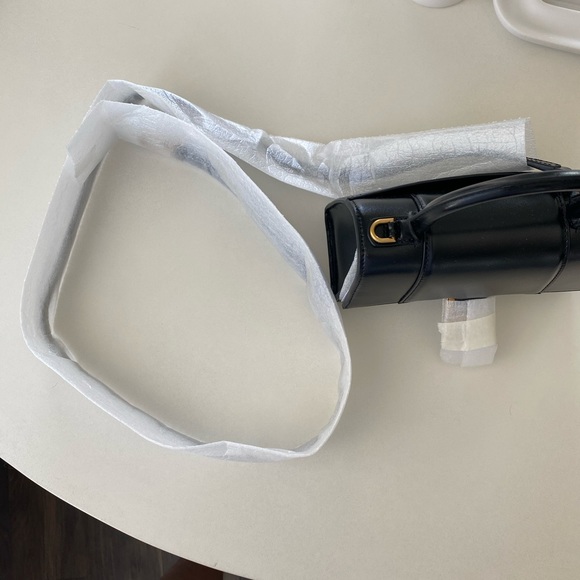 HOURGLASS XS TOP HANDLE BAG - Picture 6 of 9